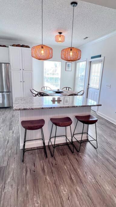 Walk To The Beach-Sleeps 10 And Golfcart Myrtle Beach Dış mekan fotoğraf