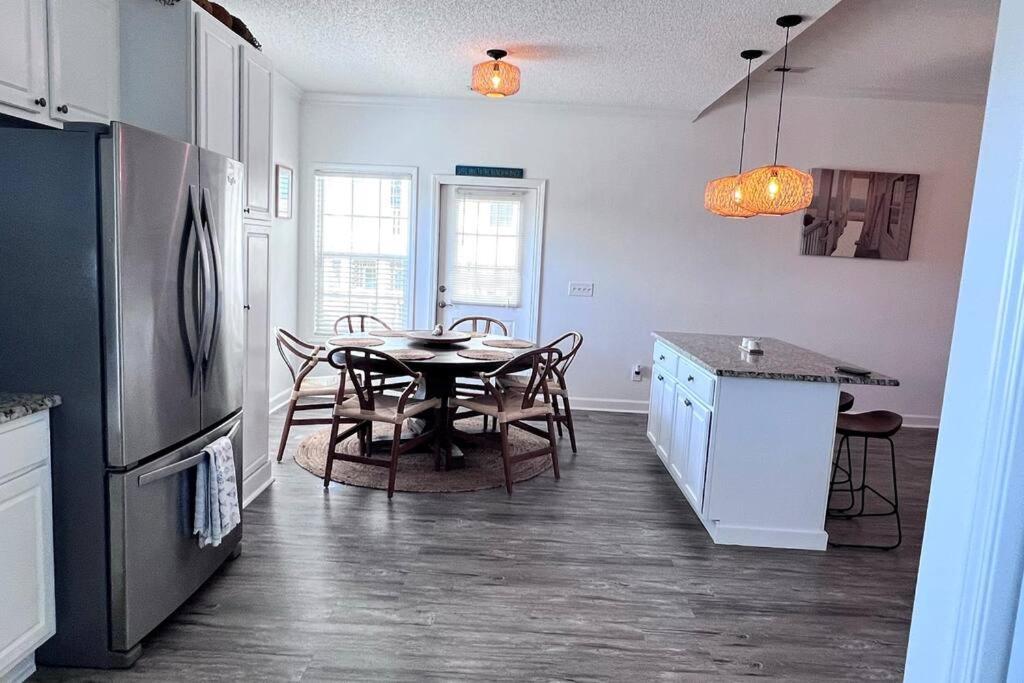 Walk To The Beach-Sleeps 10 And Golfcart Myrtle Beach Dış mekan fotoğraf